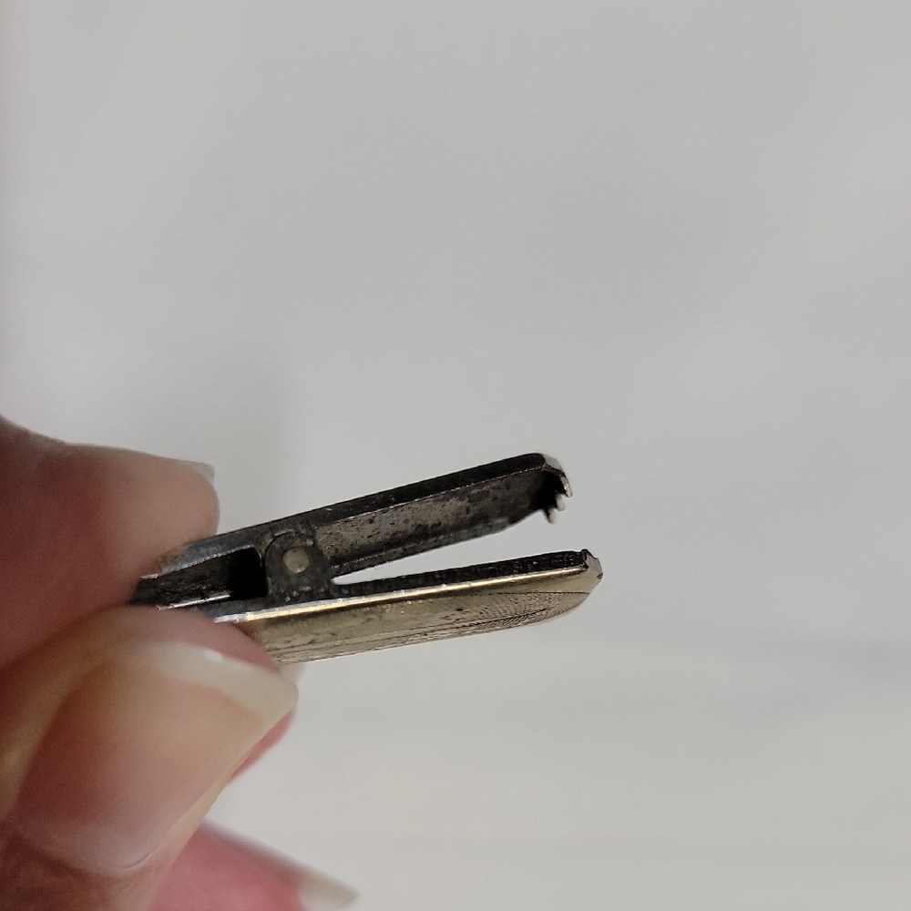 Elegant Vintage Silver Plate Tie Clip With Engraved Feather On Top